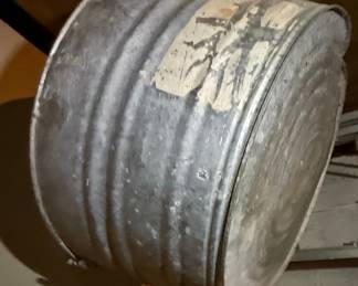 Vintage Galvanized Metal Wash Tub