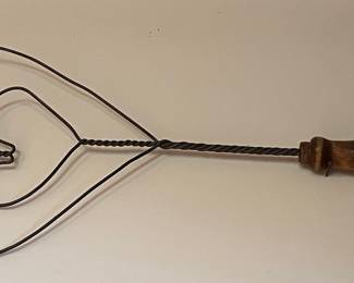 Vintage Heart Shaped Wire Rug Beater