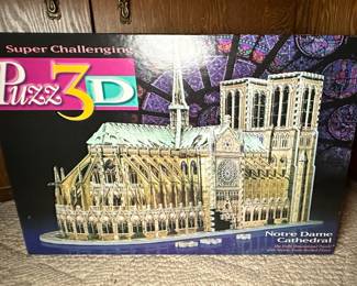 Milton Bradley Puzz 3D Notre Dame Cathedral