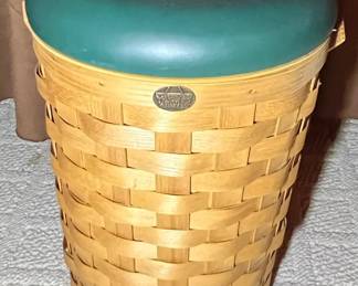 Peterboro Basket Co. Lidded Hamper