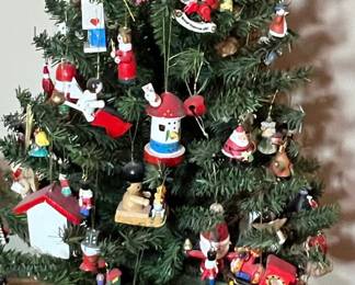 Erzgebirge Style Miniature Christmas Tree with Ornaments