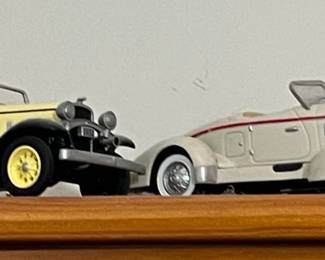 Diecast Classic Car Model Collection - 1930s & Mid-Century Style