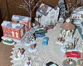 Thomas Kinkade Hawthorne Village Collection