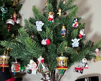 Hallmark Keepsake Miniature Christmas Tree with Ornaments