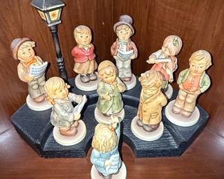 M.I. Hummel Club Kinder Choir #455 Figurine Set with Lamp Post
