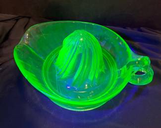Anchor Hocking Uranium Glass Citrus Reamer