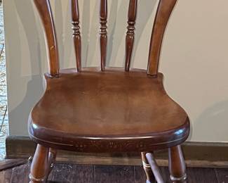 Windsor Style Dining Set with Four Chairs