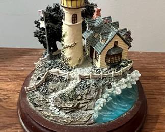 Hawthorne Village Thomas Kinkade A Light in the Storm Sculpture