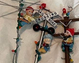 Enesco "Christopher Columouse" 1992 Ornament