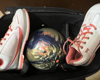 Shuttle XLS Single Bowling Ball Roller Bag with Shoes and Ball