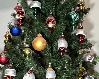 Artificial Tabletop Christmas Tree with Vintage-Style Ornaments