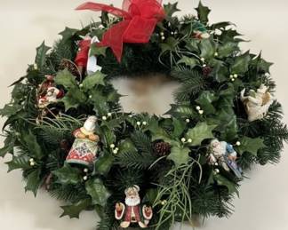 Jim Shore Style Christmas Wreath with Santa Figurines