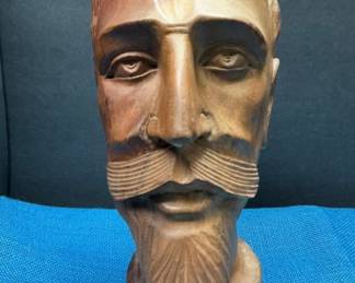 Lot # : 68 - Carved Wooded Head