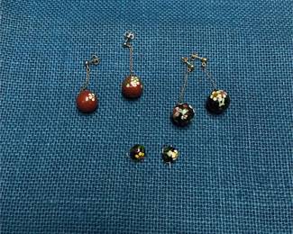 Lot # : 65 - 2 Pair Spherical Floral Earrings and Beads