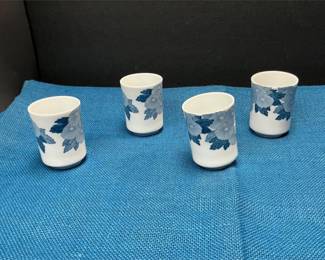 Lot # : 80 - Japanese Stacking Cups