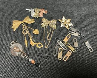 Lot # : 158 - Mixed Metals Brooches and Jewelry Misc.