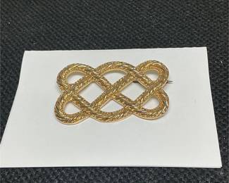 Lot # : 186 - Vintage Golden Looped Rope Knot Pin