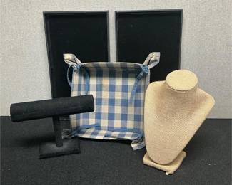 jewelry display items