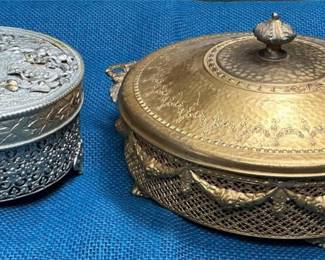 Lot # : 26 - Vintage Vanity Metal Containers