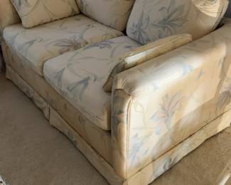 56”x32”x26” Floral Pattern Two-Seater Loveseat
