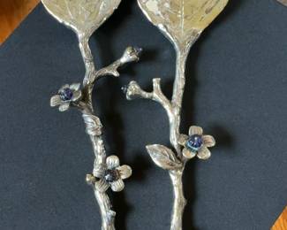 The Bombay Company Silver-Tone Floral Leaf Serving Utensils – Pair