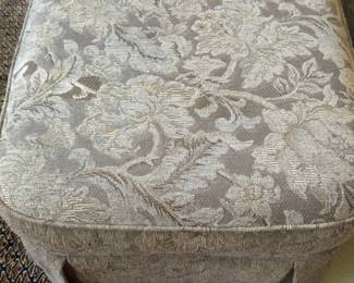 39”x27” Bassett Floral Tapestry Upholstered Ottoman