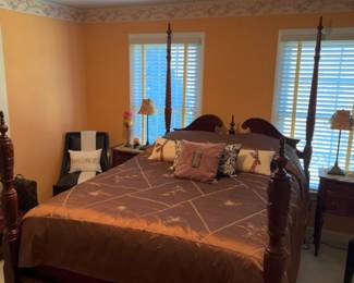 4 Poster Queen Size Bed