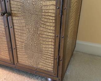 24”x16”x24” Ethan Allen 24” Faux Crocodile Embossed Trunk Accent Storage Cabinet