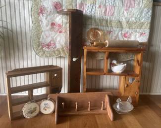 Grandmacore shelves and quilts