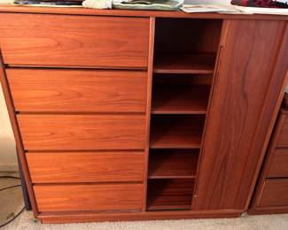 Lovely set of mid-century modern bedroom furniture