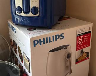 2 brand new air fryers