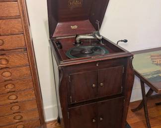 Antique Victor Victrola Phonograph - Made in Detroit