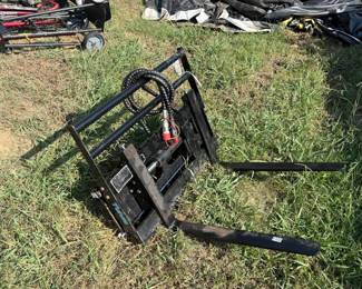 MINI SKID STEER HYDRAULIC PALLET FORKS