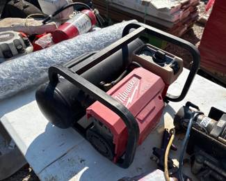 MILWAUKEE AIR COMPRESSOR