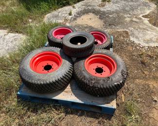 PALLET OF TIRES