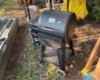 PIT BOSS PRO SERIES GRILL