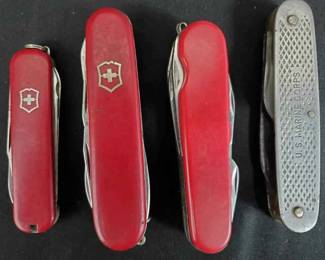 UM187Vintage Mid20thCentury U.S. Marine Corps Utility Pocket Knife And More