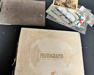 UM190Antique And Vintage Photo Albums