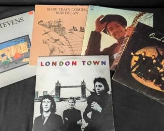 UM197Bob Dylan, Cat Stevens And More Records