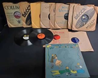 UM249Vintage 78 RPM Records In Box