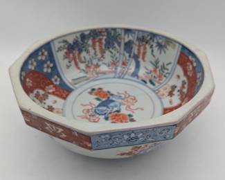 Chinese porcelain octogonal bowl