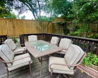 Outdoor dinning