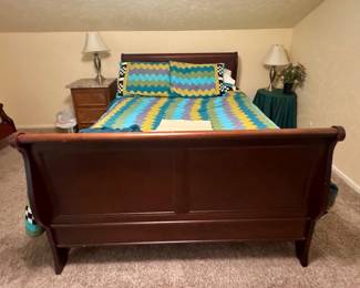 Queen bedroom set