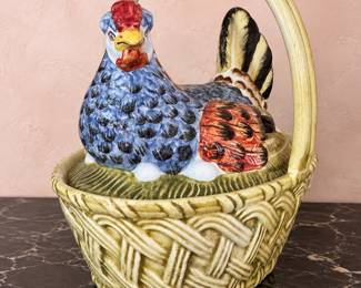 Este Ceramiche Porcellane, an Italian ceramics manufacturer, produced specifically for Tiffany & Co.