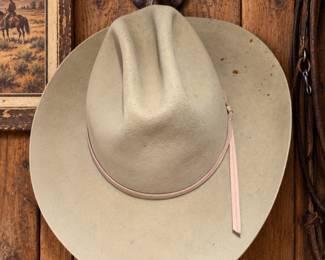 silverbelly beaver fur felt cowboy hat, manufactured by Master Hatters of Texas (MHT)