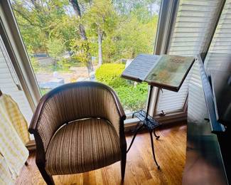 Music stand cool barrell back chair