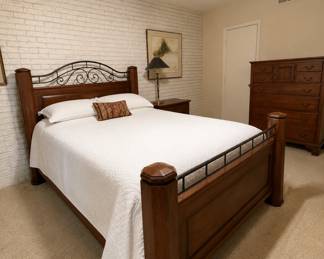 Queen bedroom suit