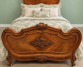 Stunning Antique bed