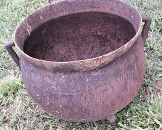 CAST IRON CAULDRON