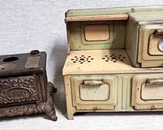 ANTIQUE SALESMAN SAMPLE SIZE STOVES